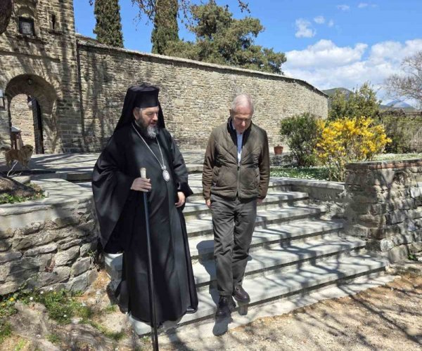 Εθιμοτυπική επίσκεψη Υφυπουργού Εθνικής Αμύνης στην Ιερά Μονή Μολυβδοσκεπάστου